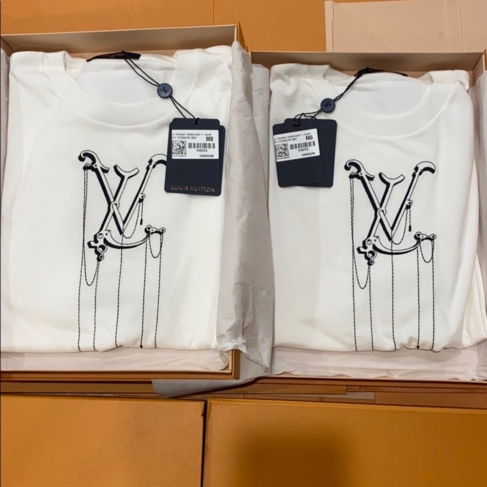 Louis Vuitton pendant Embroidery t shirt